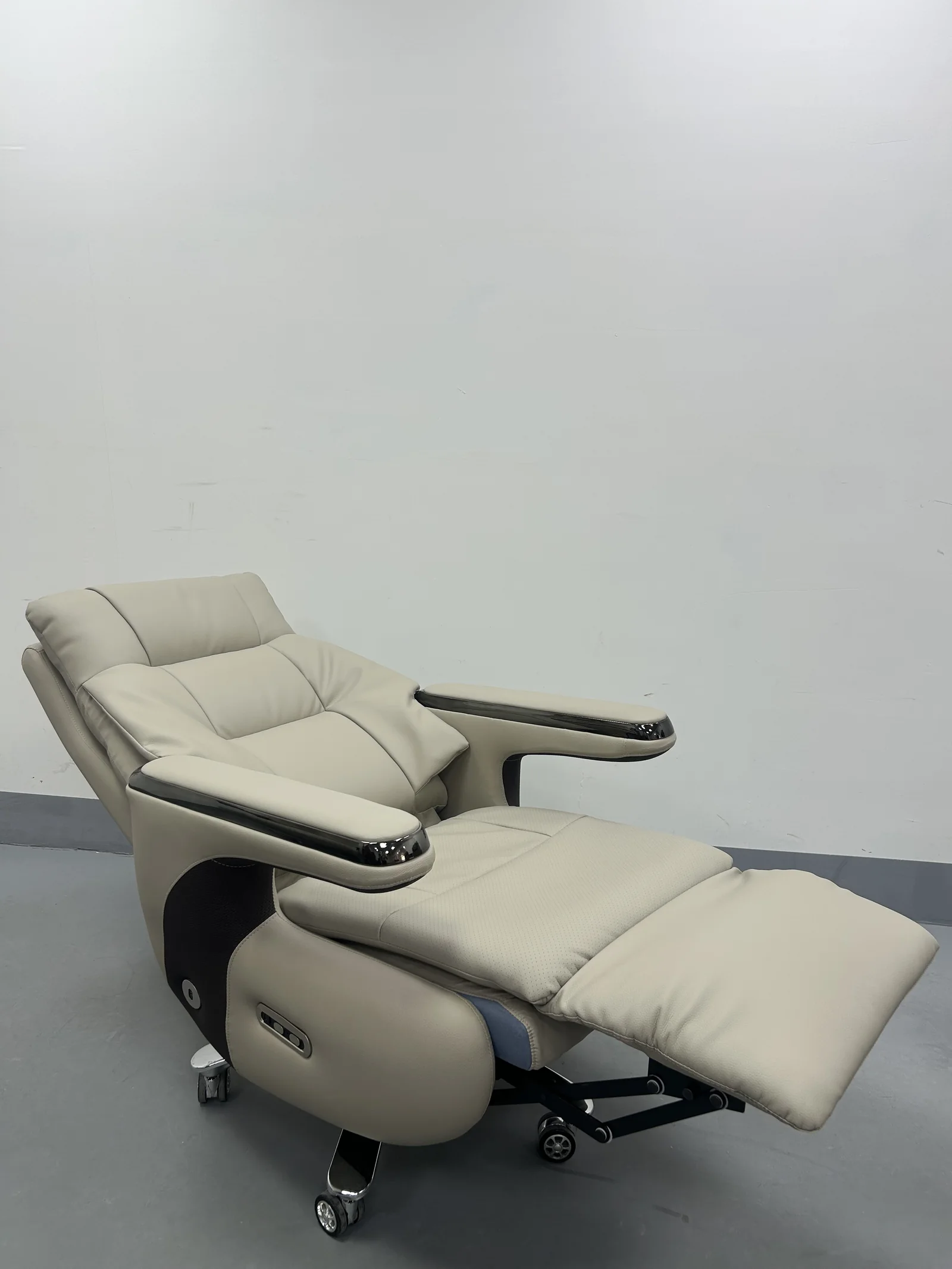 A812 executive chair in reclined position